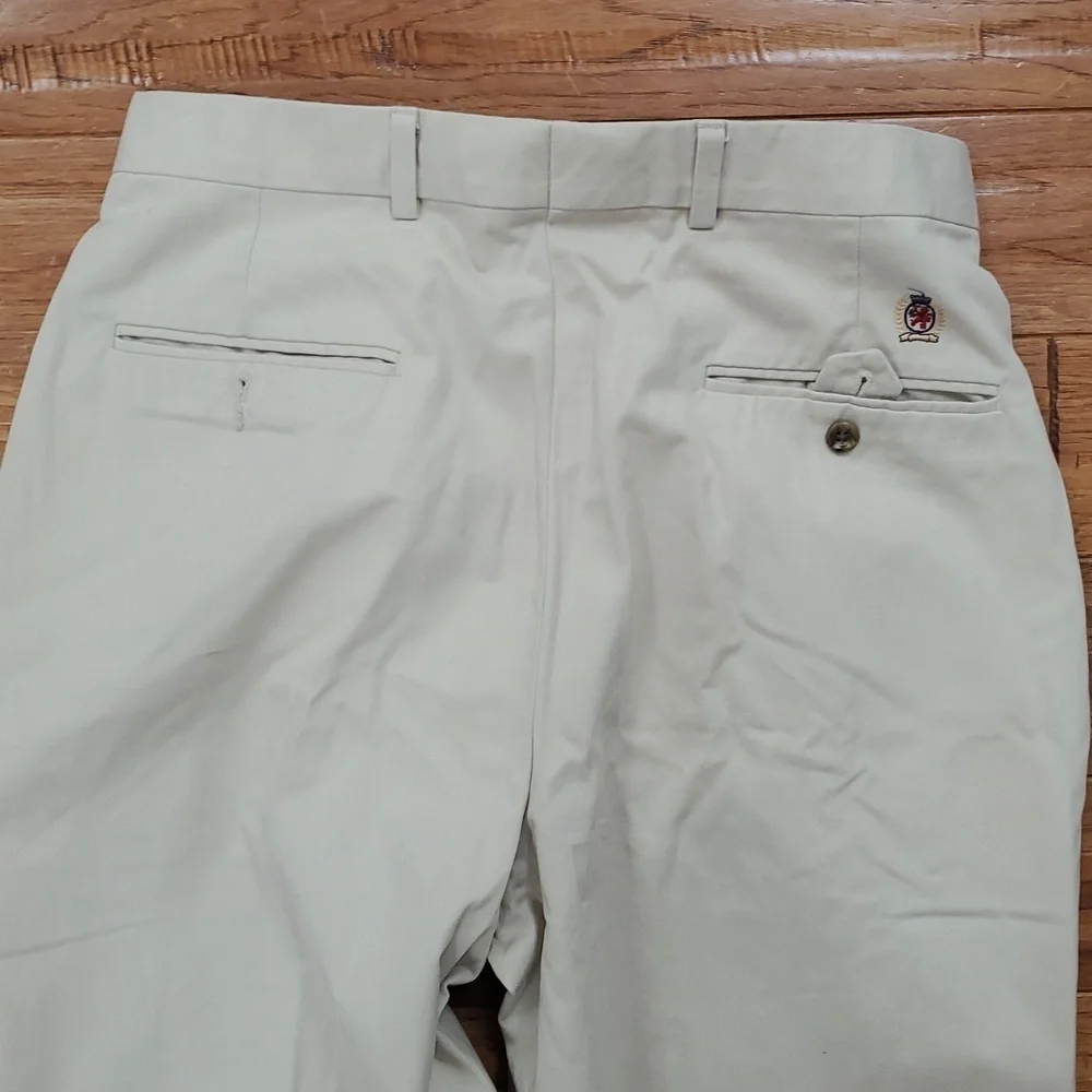 Tommy Hilfiger Vintage Pleathed Front Khaki Pants